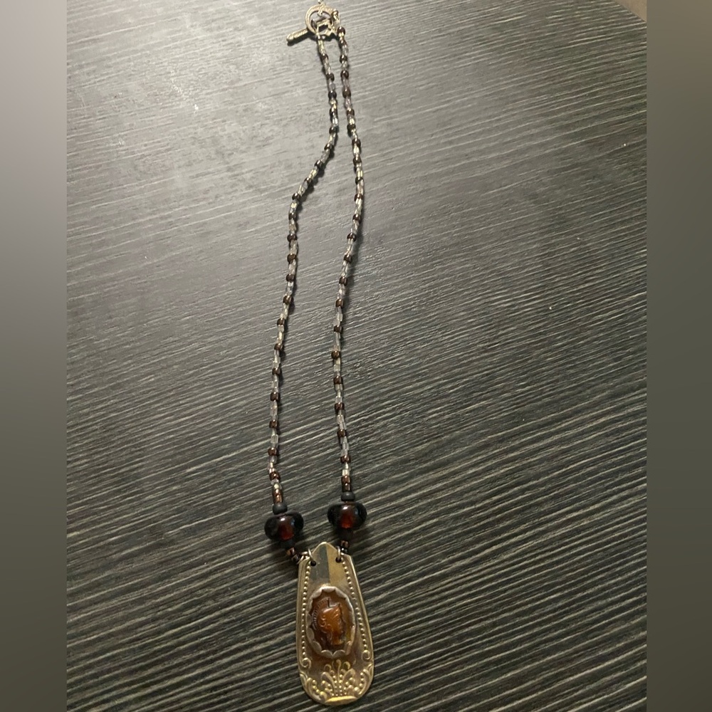 Vintage-Style Brown  soldier cameo Pendant Necklace - Women Jewelry